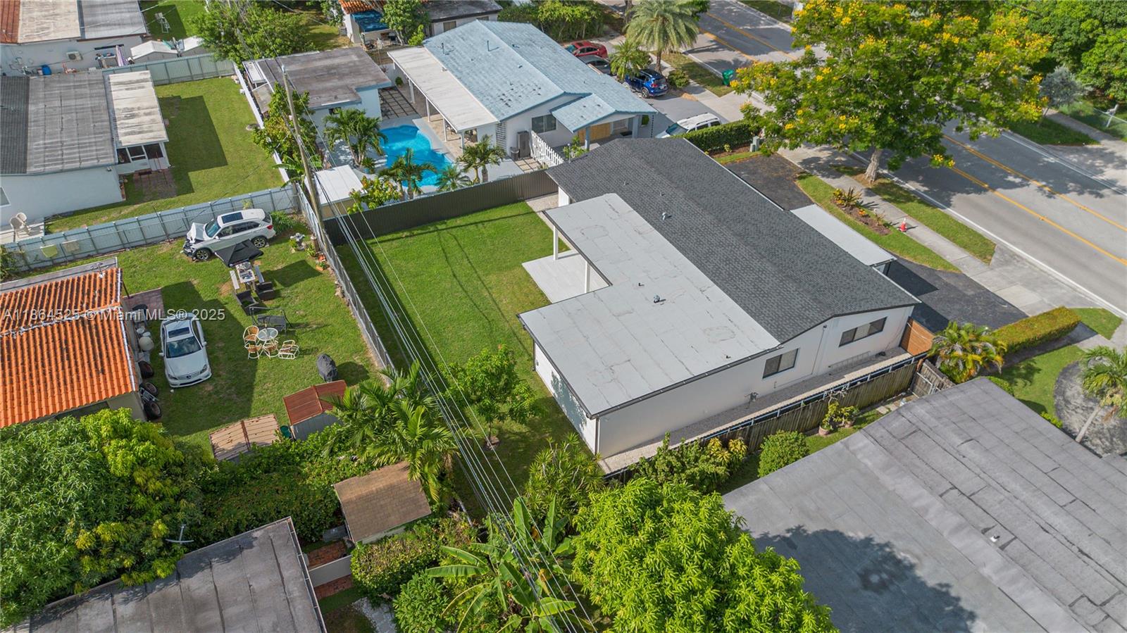 CORAL GARDENS - Residential