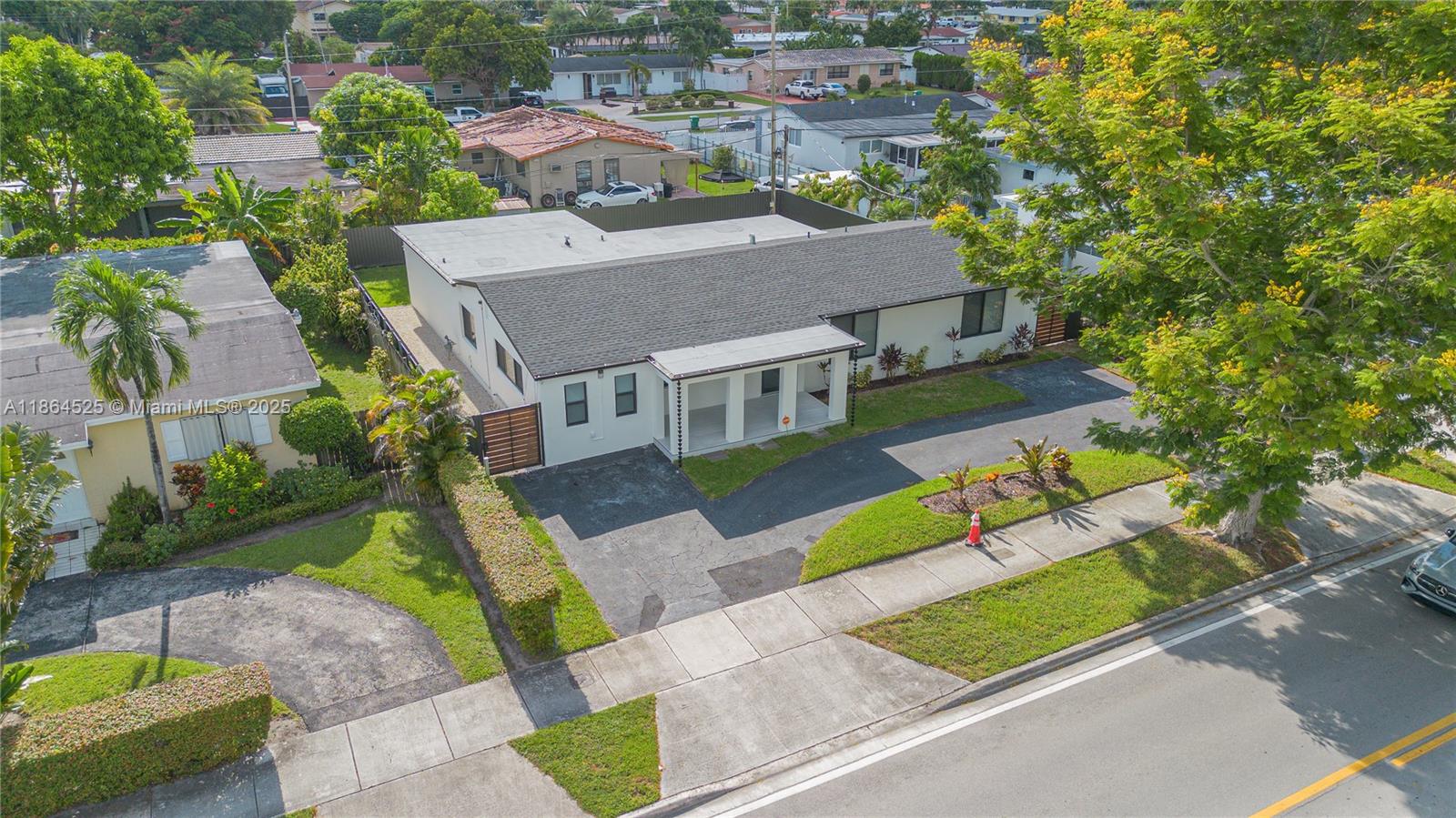 CORAL GARDENS - Residential