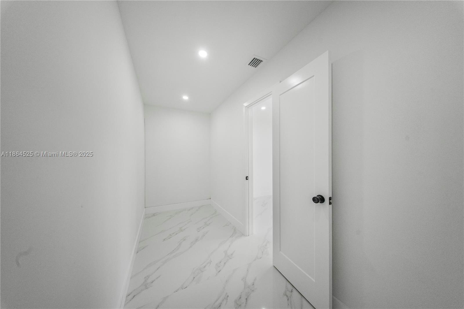 CORAL GARDENS - Residential