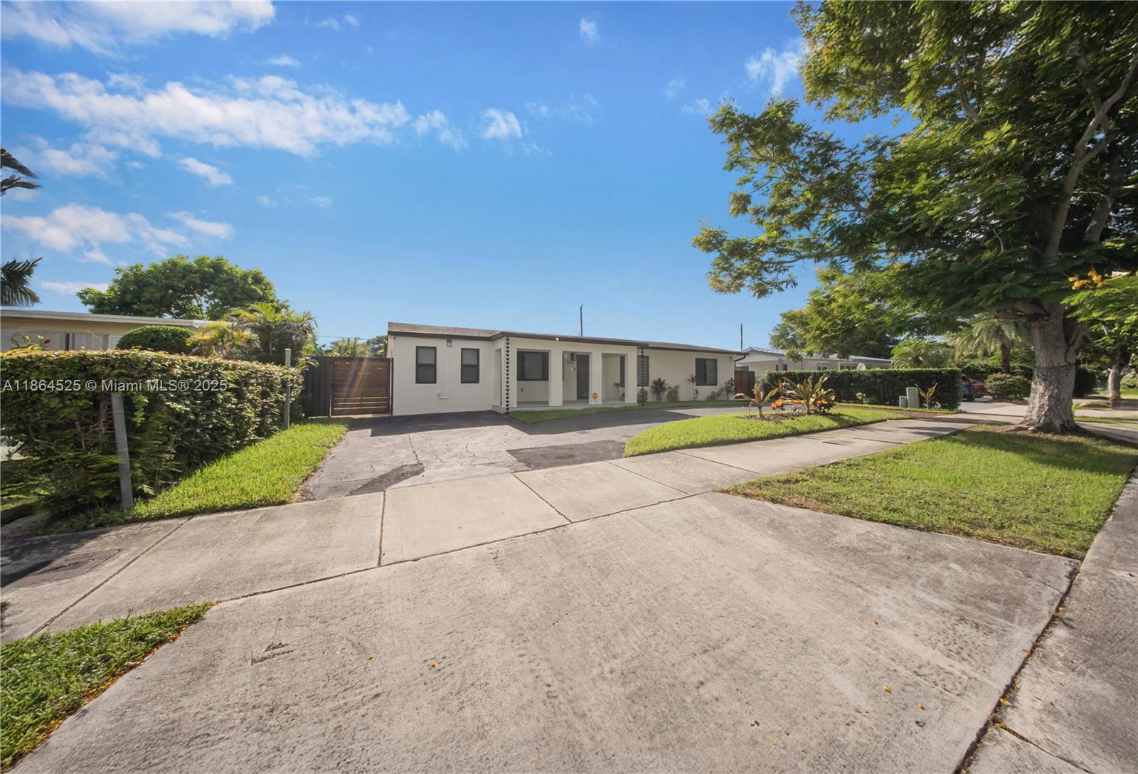 CORAL GARDENS - Residential