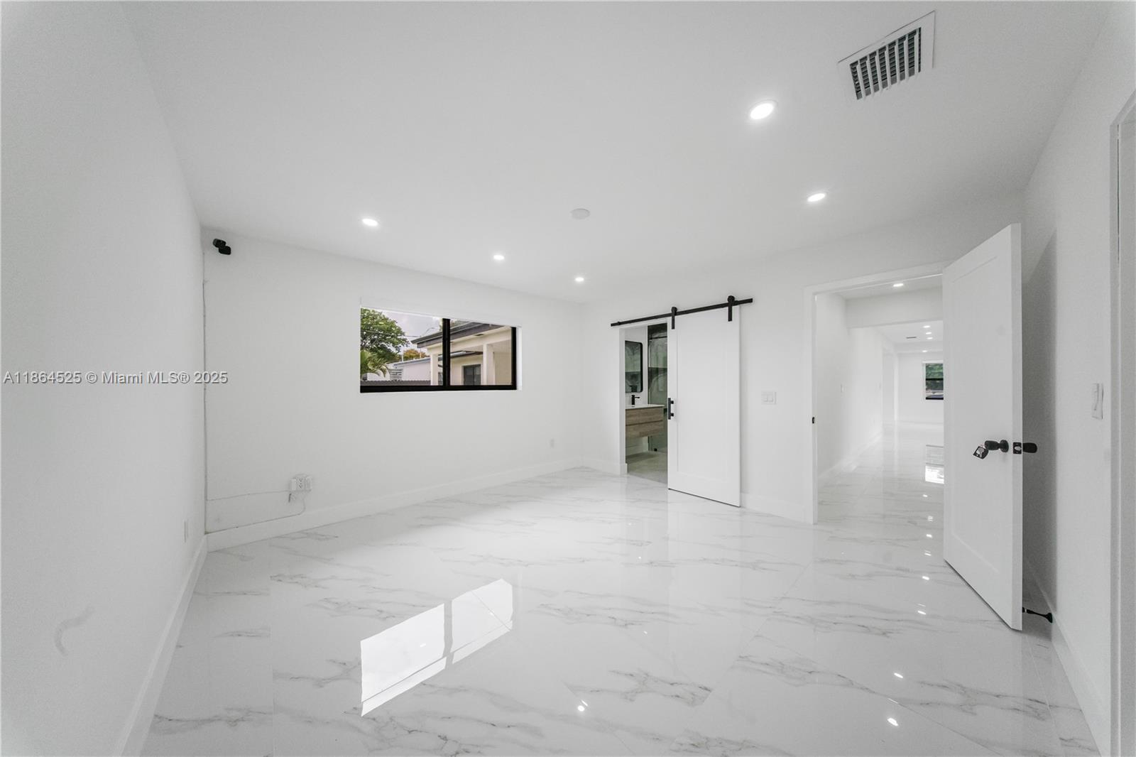 CORAL GARDENS - Residential