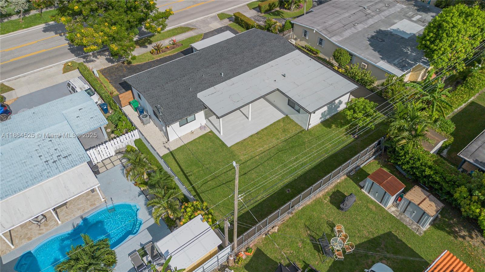 CORAL GARDENS - Residential