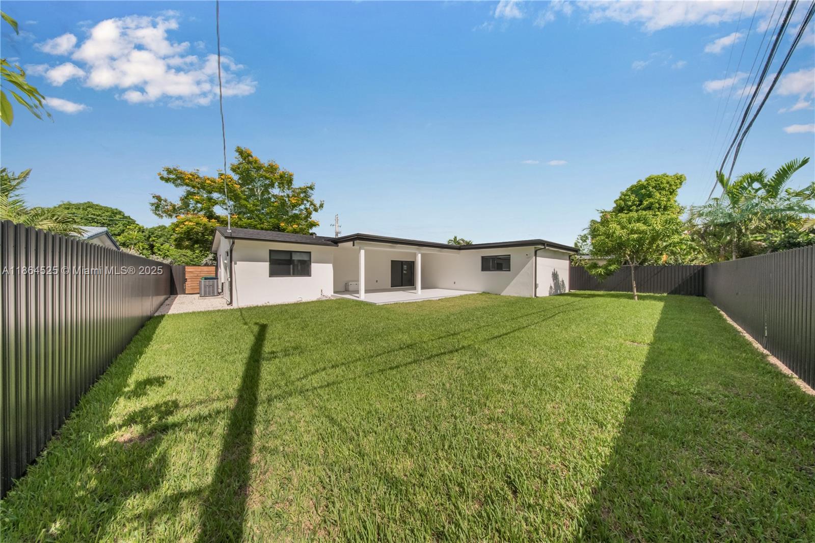 CORAL GARDENS - Residential