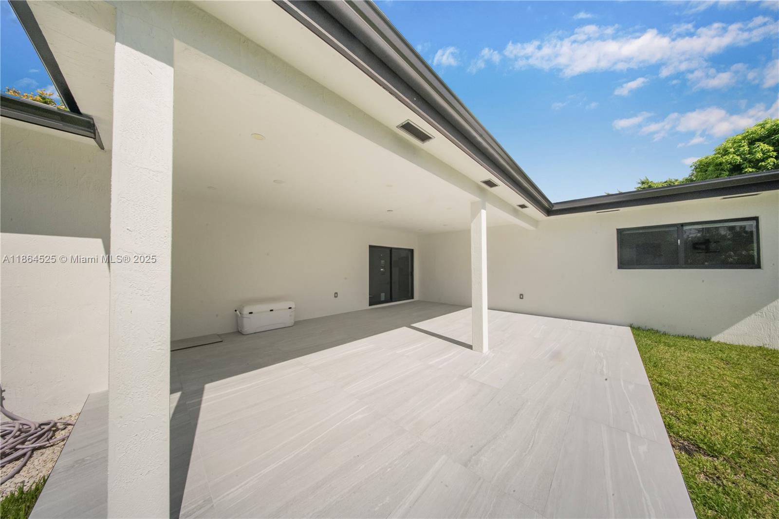 CORAL GARDENS - Residential