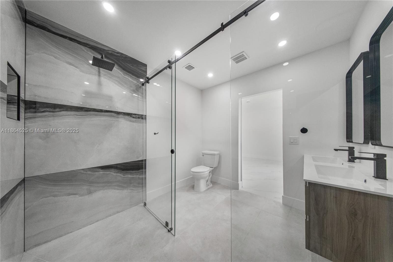 CORAL GARDENS - Residential