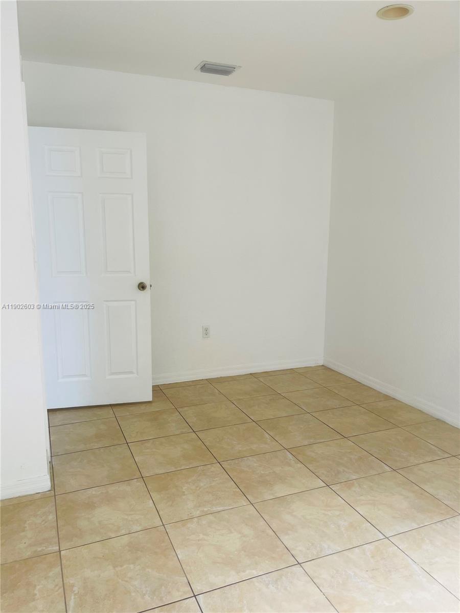 REGALO VILLAS - Residential Lease