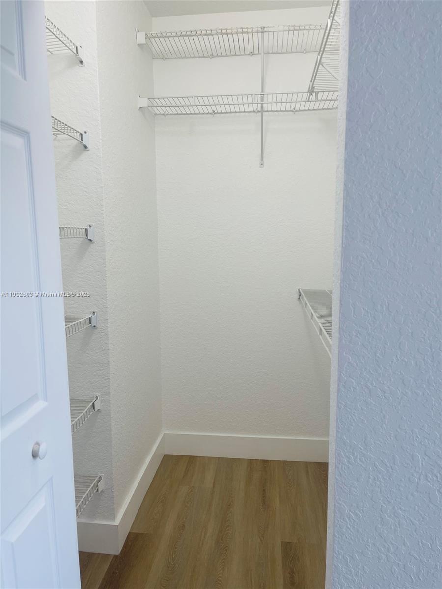 REGALO VILLAS - Residential Lease