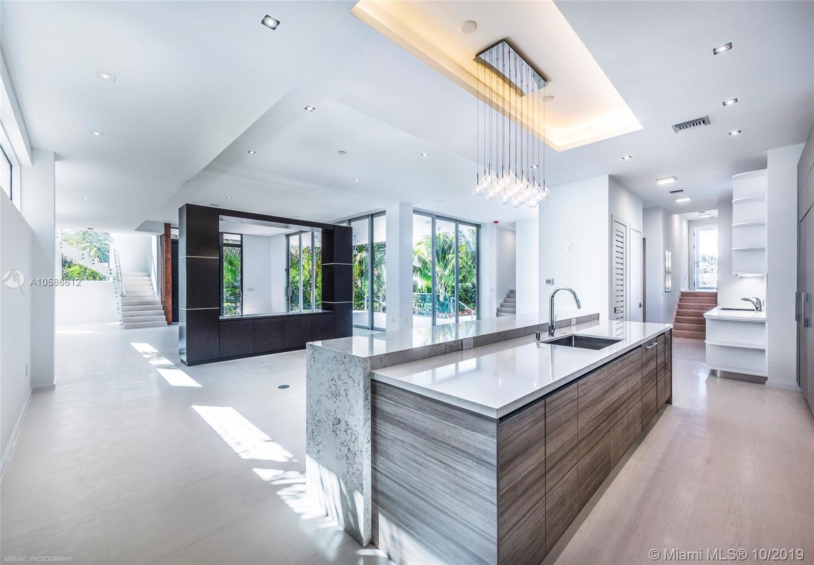 TROPICAL ISLE HOMES SUB 4 - Residential