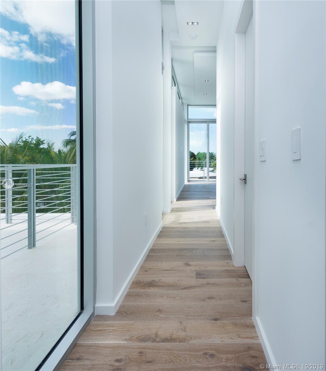 TROPICAL ISLE HOMES SUB 4 - Residential