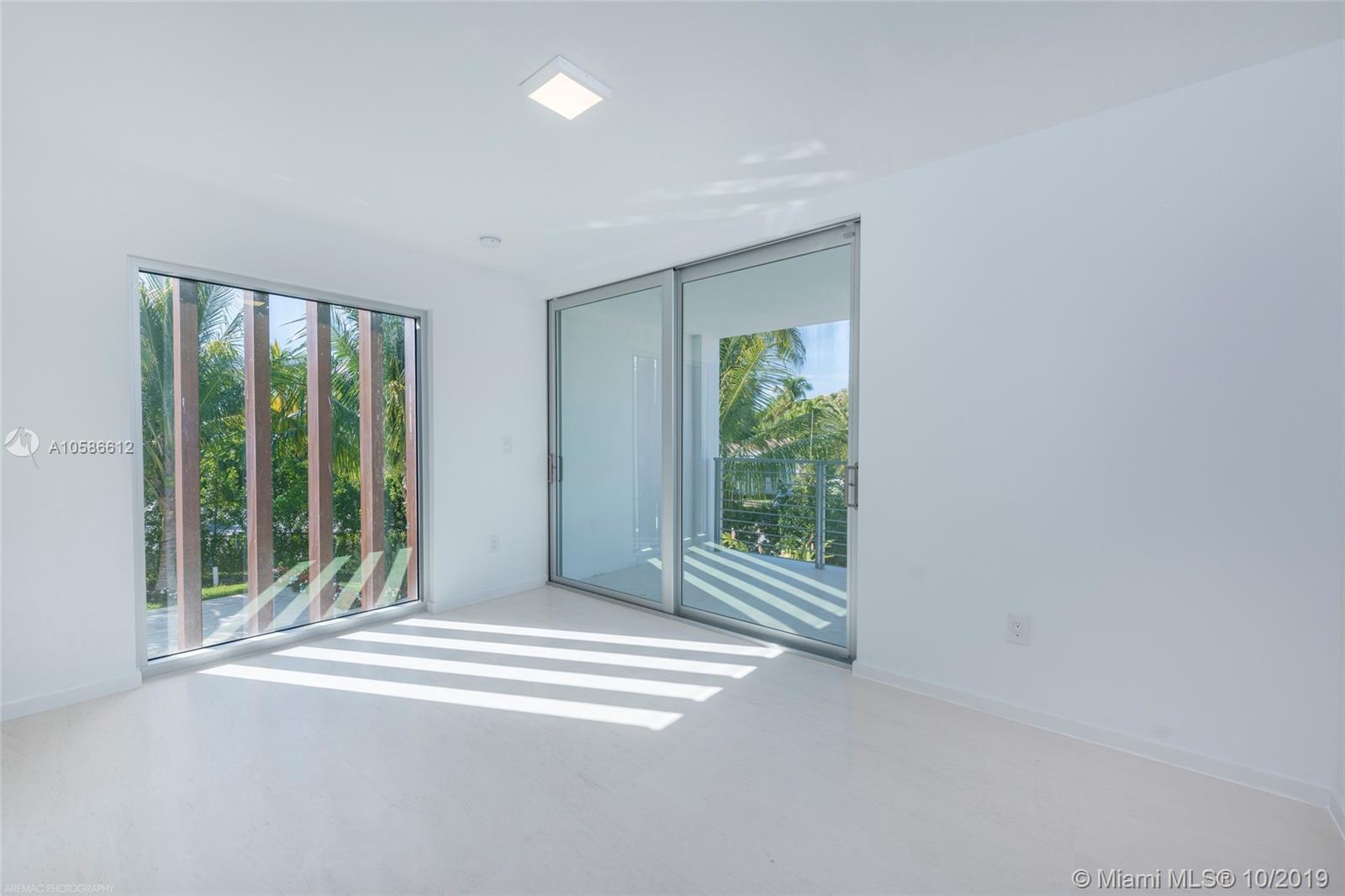 TROPICAL ISLE HOMES SUB 4 - Residential