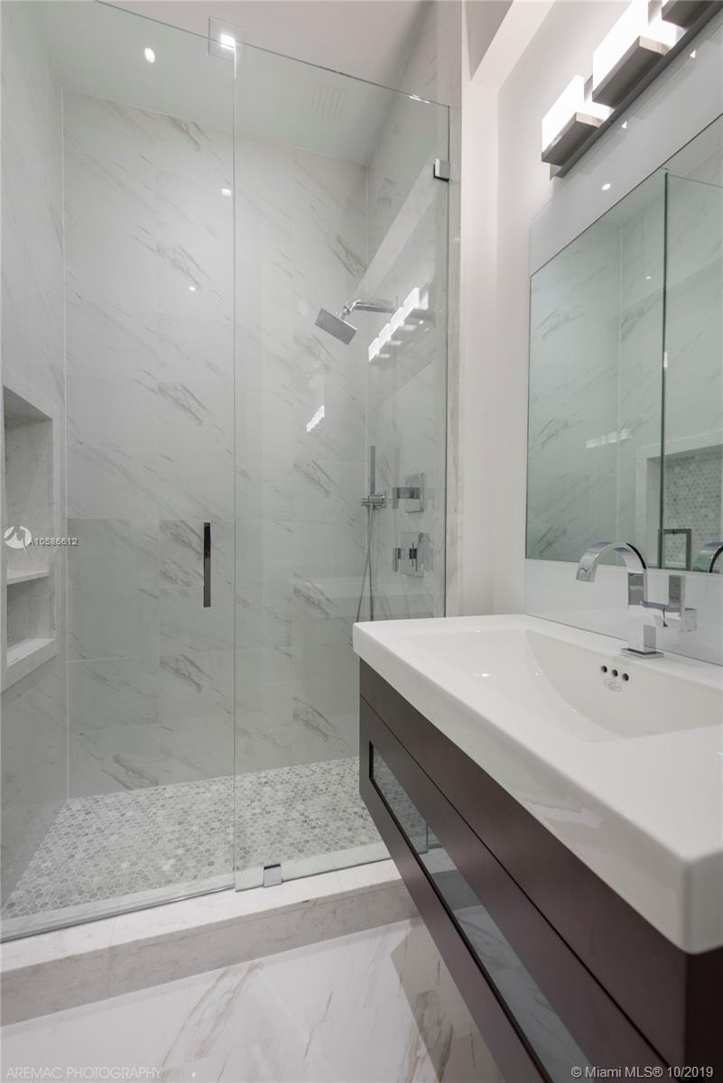 TROPICAL ISLE HOMES SUB 4 - Residential