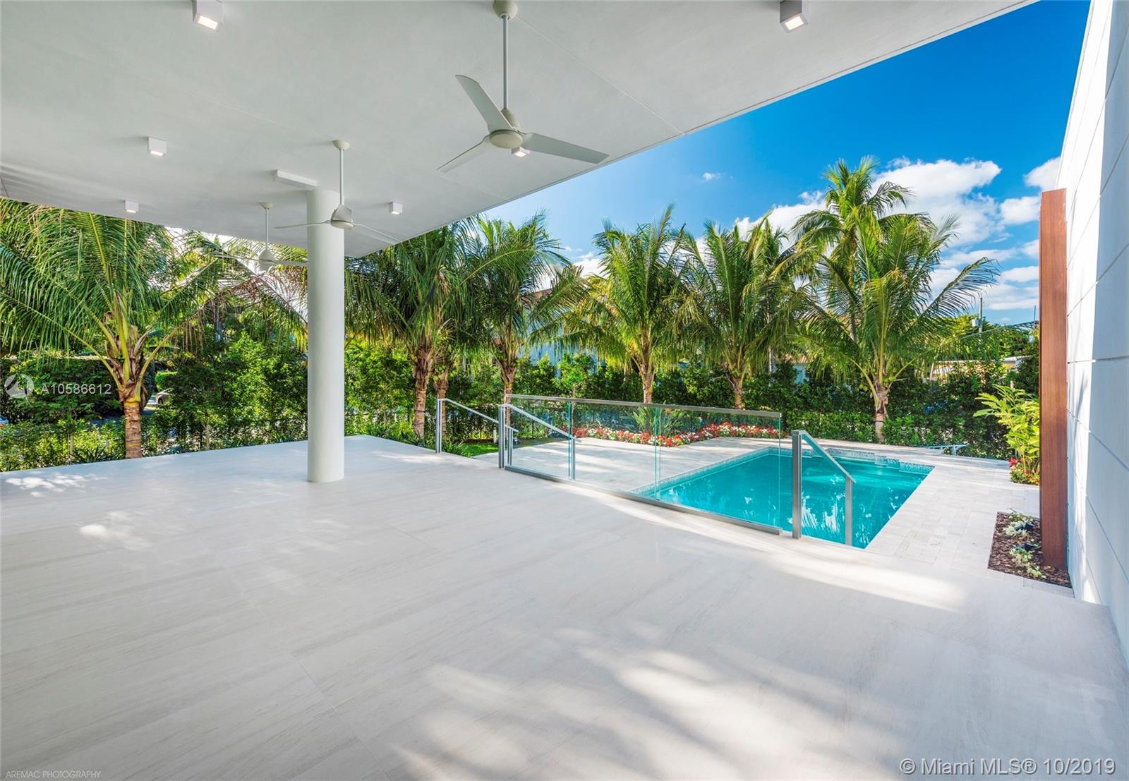 TROPICAL ISLE HOMES SUB 4 - Residential