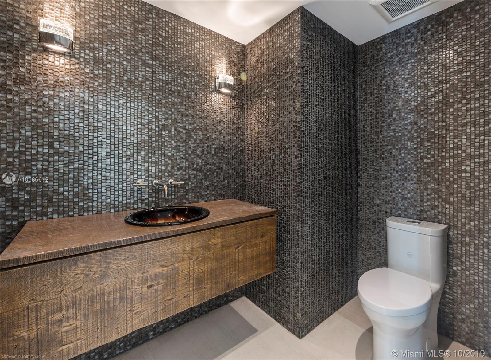 TROPICAL ISLE HOMES SUB 4 - Residential