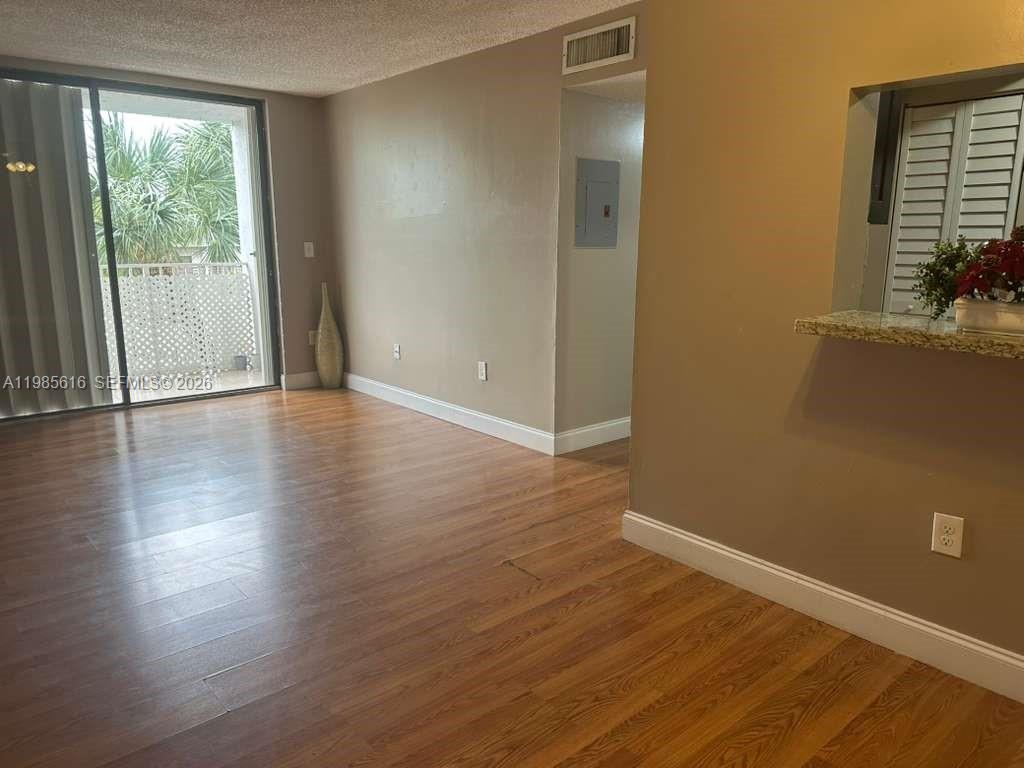 FONTAINEBLEAU GARDENS CON - Residential Lease