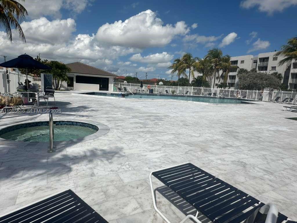 FONTAINEBLEAU GARDENS CON - Residential Lease