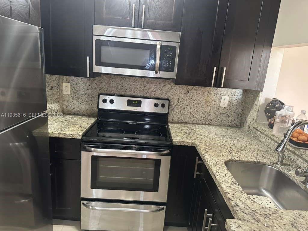 FONTAINEBLEAU GARDENS CON - Residential Lease