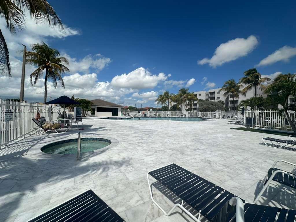 FONTAINEBLEAU GARDENS CON - Residential Lease