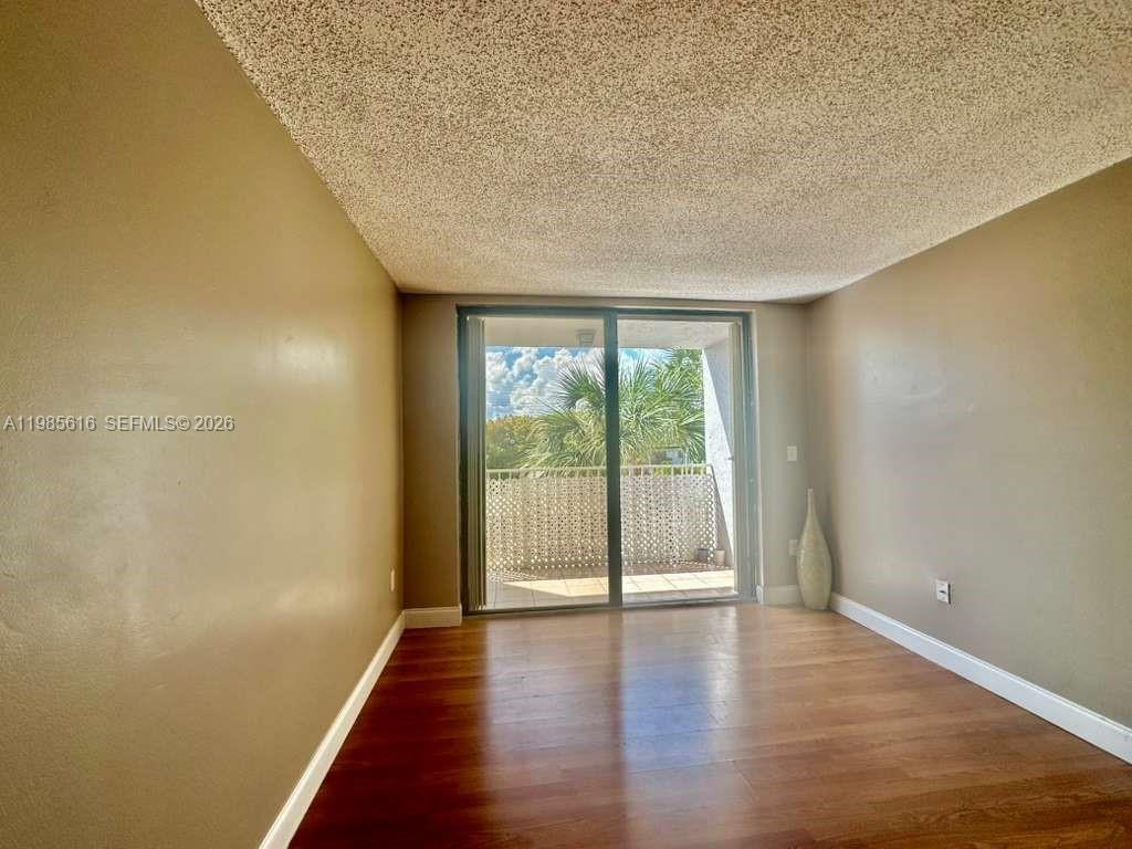 FONTAINEBLEAU GARDENS CON - Residential Lease