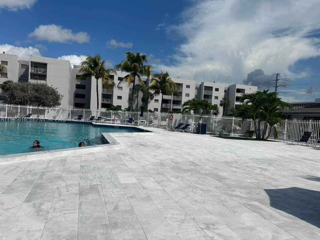 FONTAINEBLEAU GARDENS CON - Residential Lease