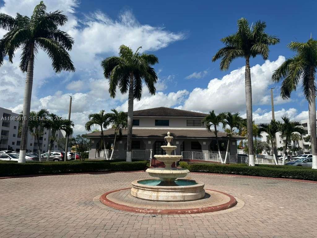 FONTAINEBLEAU GARDENS CON - Residential Lease