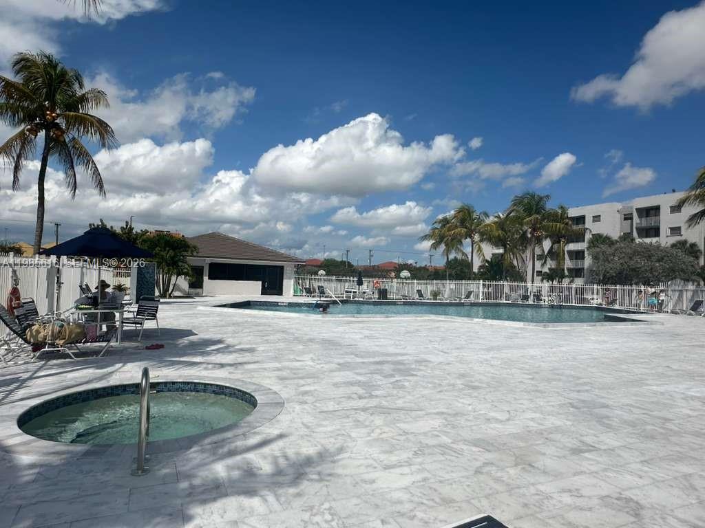 FONTAINEBLEAU GARDENS CON - Residential Lease