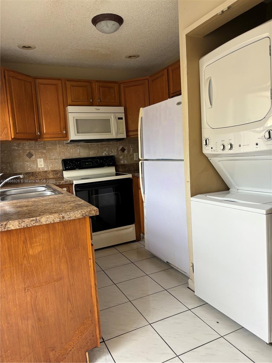 VILLA HOMES AT THE MOORS - Residential