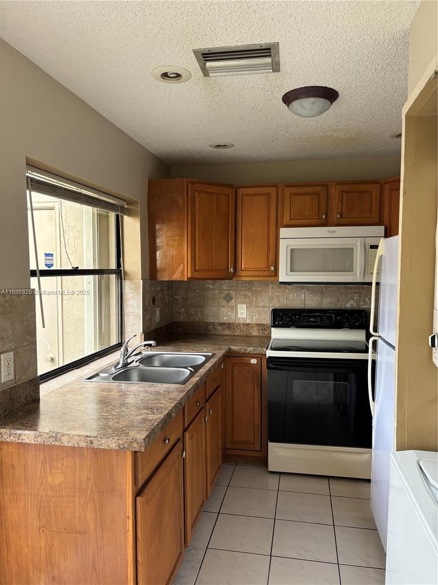 VILLA HOMES AT THE MOORS - Residential