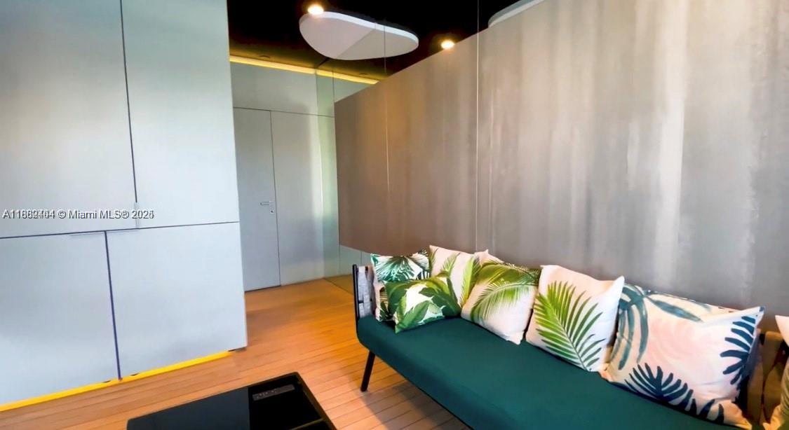 IMPERIAL HOUSE CONDO - Residential Lease