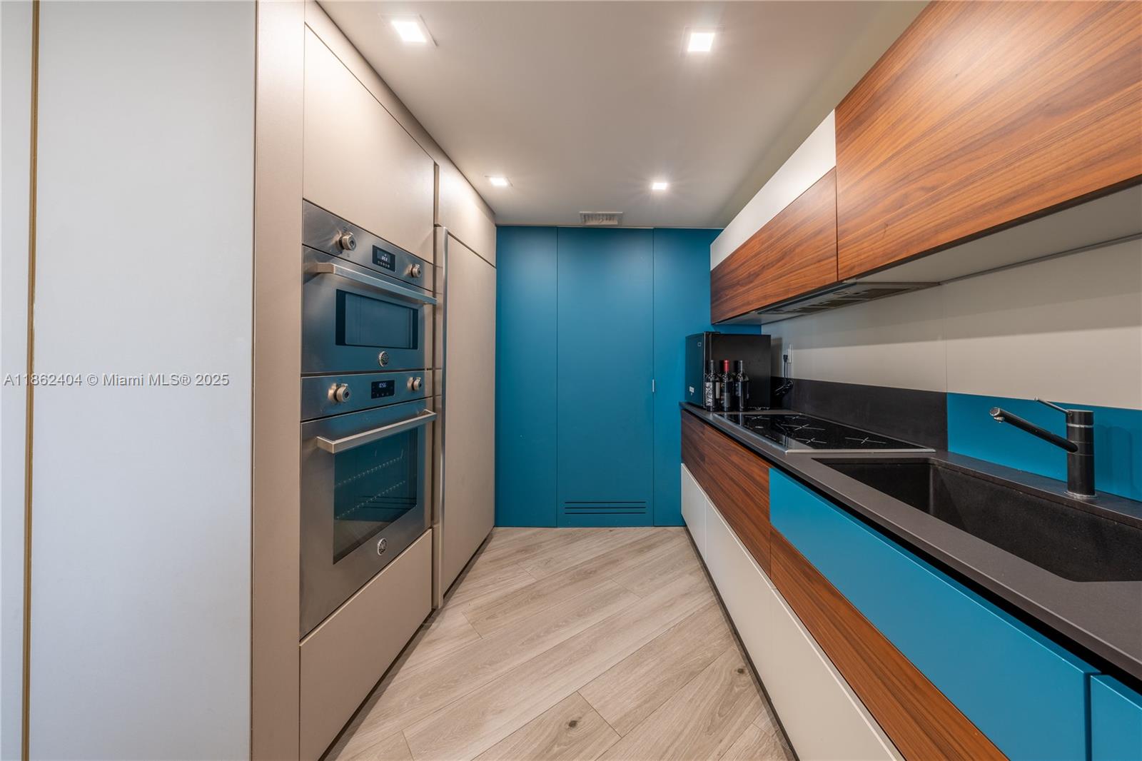 IMPERIAL HOUSE CONDO - Residential Lease