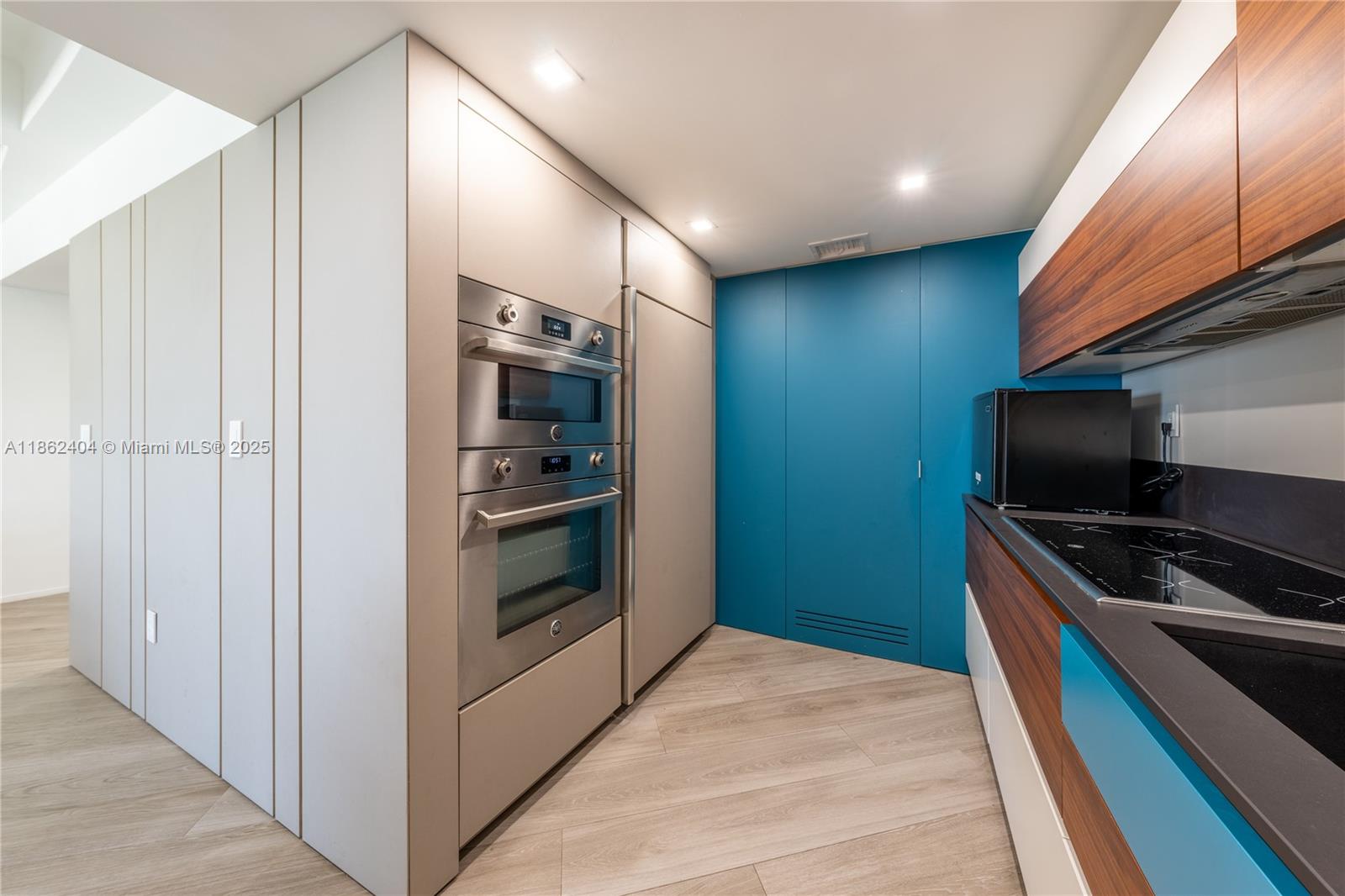 IMPERIAL HOUSE CONDO - Residential Lease