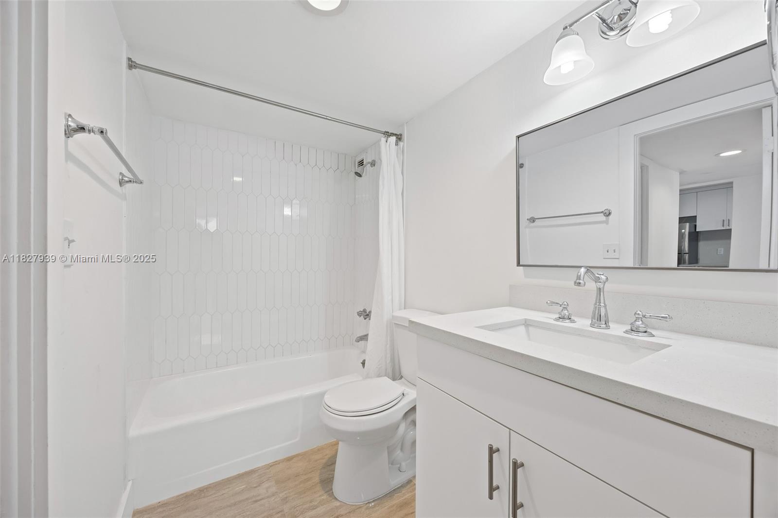 401 Ocean Dr 425