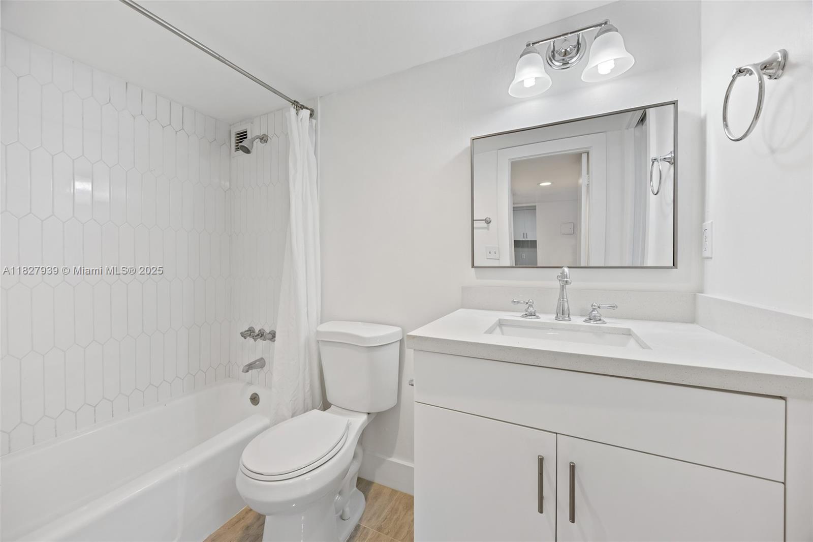 401 Ocean Dr 425