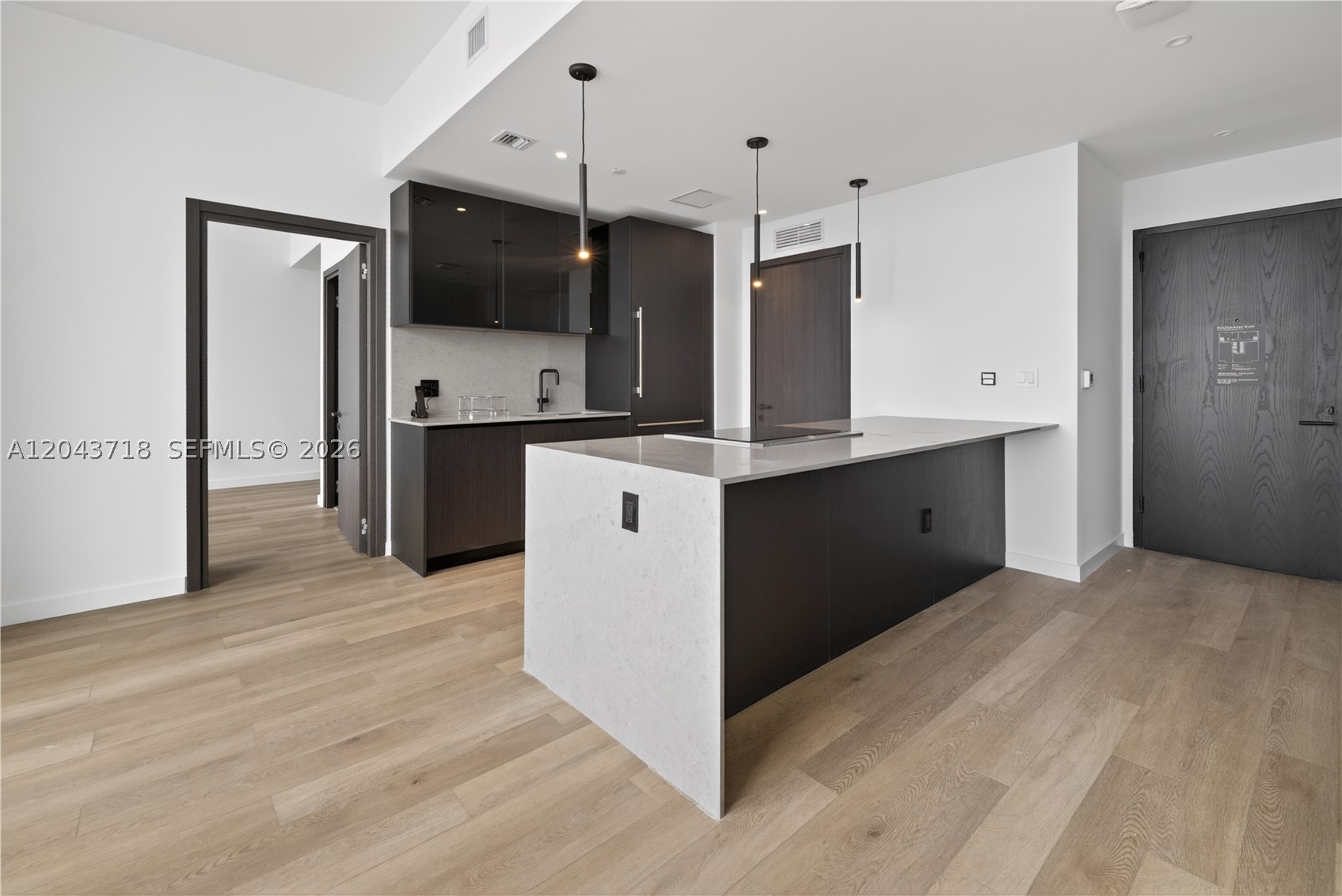 20 NE 11th 4701