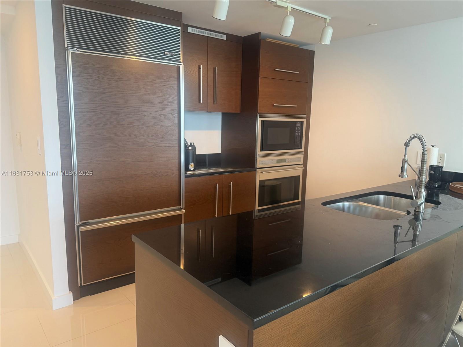 475 Brickell Ave 4812