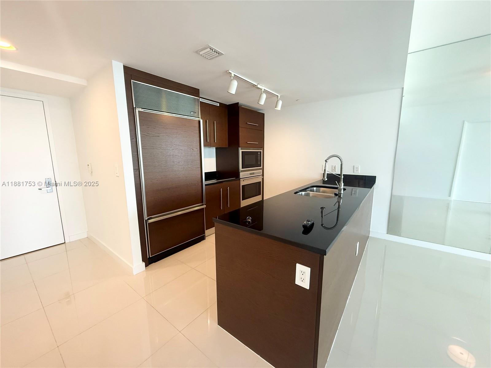 475 Brickell Ave 4812