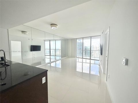 475 Brickell Ave 4812 Miami FL 33131