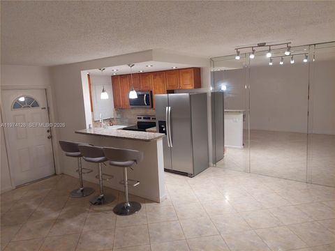 714 NE 10th St 103 Hallandale Beach FL 33009