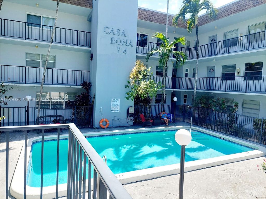 Photo of 714 NE 10th St #103, Hallandale Beach, FL 33009 (MLS # A11974128)