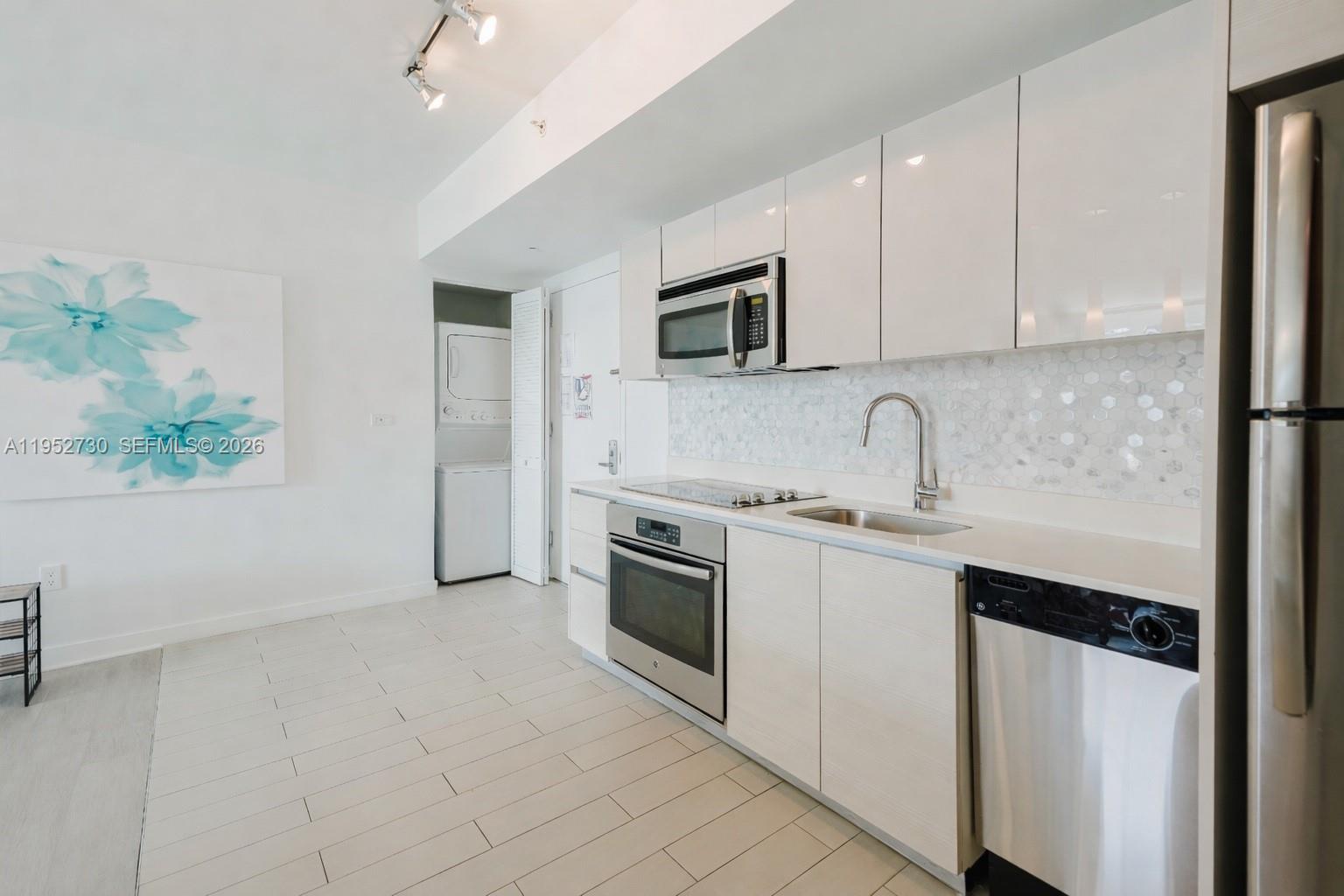 BEACHWALK CONDOMINIUM - Residential