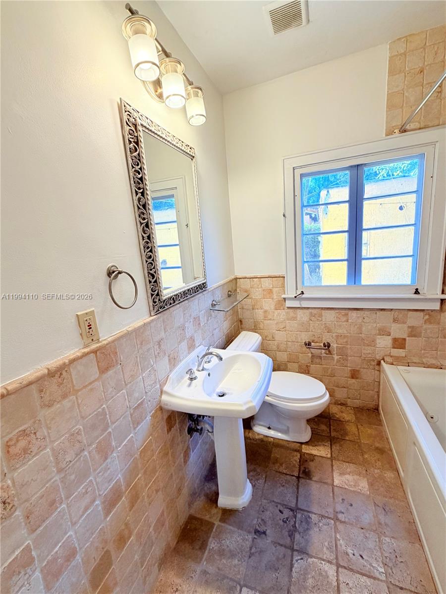 CORAL GABLES GRANADA SEC - Residential Lease