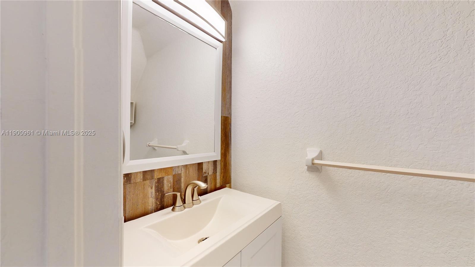 DOLPHIN VIEW CONDO - Residential Lease