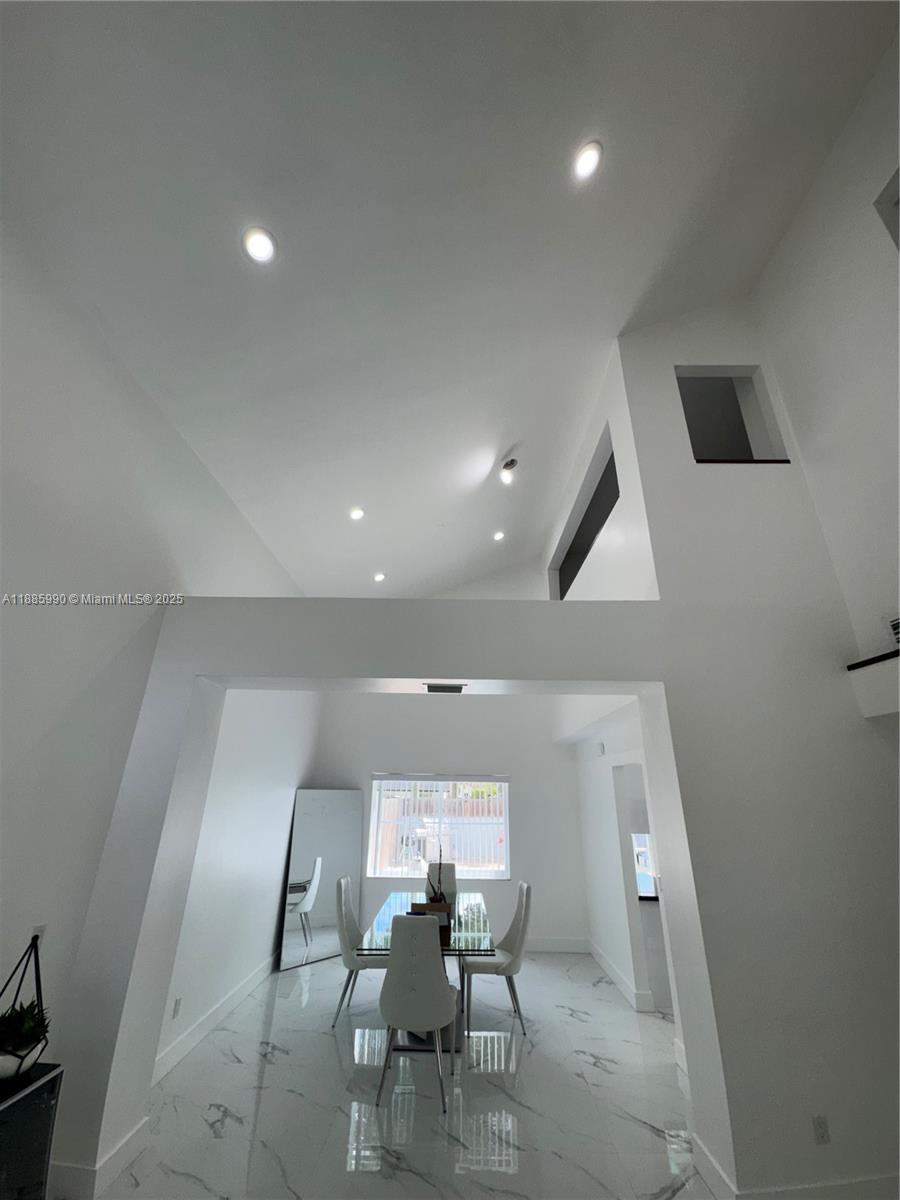 SUNFISH AT THE HAMMOCKS - Residential