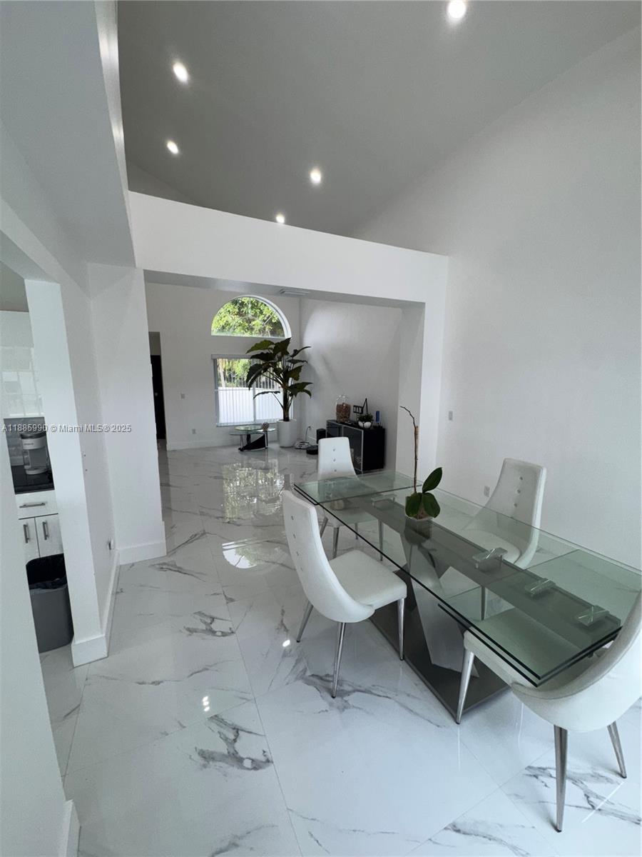 SUNFISH AT THE HAMMOCKS - Residential