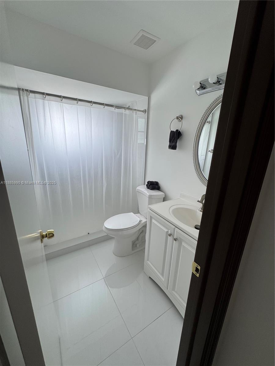 SUNFISH AT THE HAMMOCKS - Residential