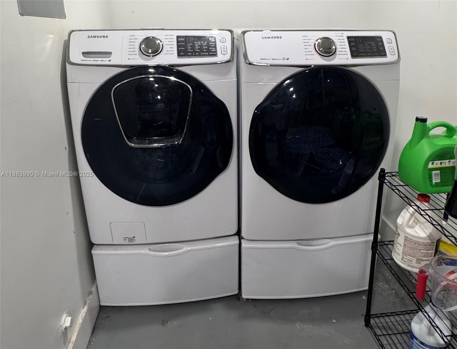 SUNFISH AT THE HAMMOCKS - Residential