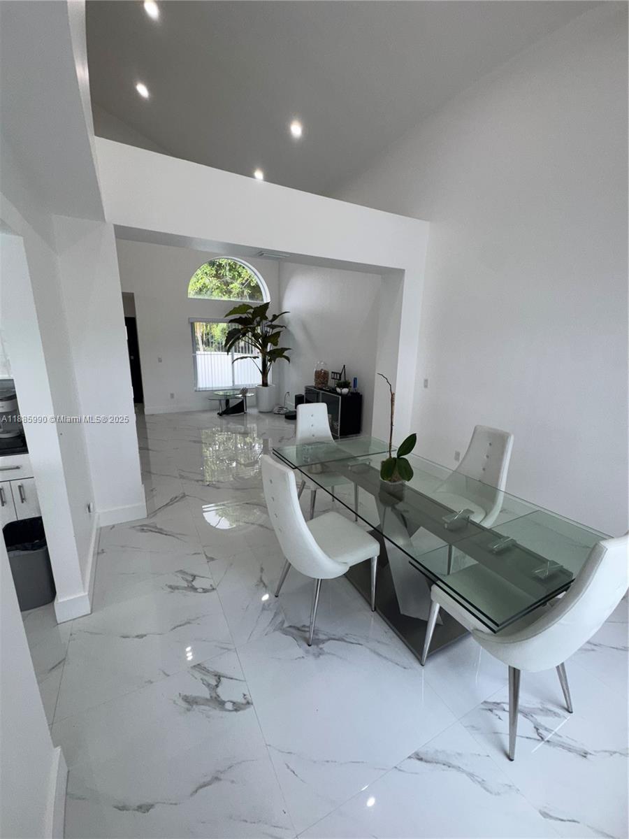 SUNFISH AT THE HAMMOCKS - Residential