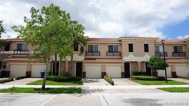 Rental Property at 233 Las Brisas Cir 233, Sunrise, Miami-Dade County, Florida - Bedrooms: 3 
Bathrooms: 2  - $3,400 MO.