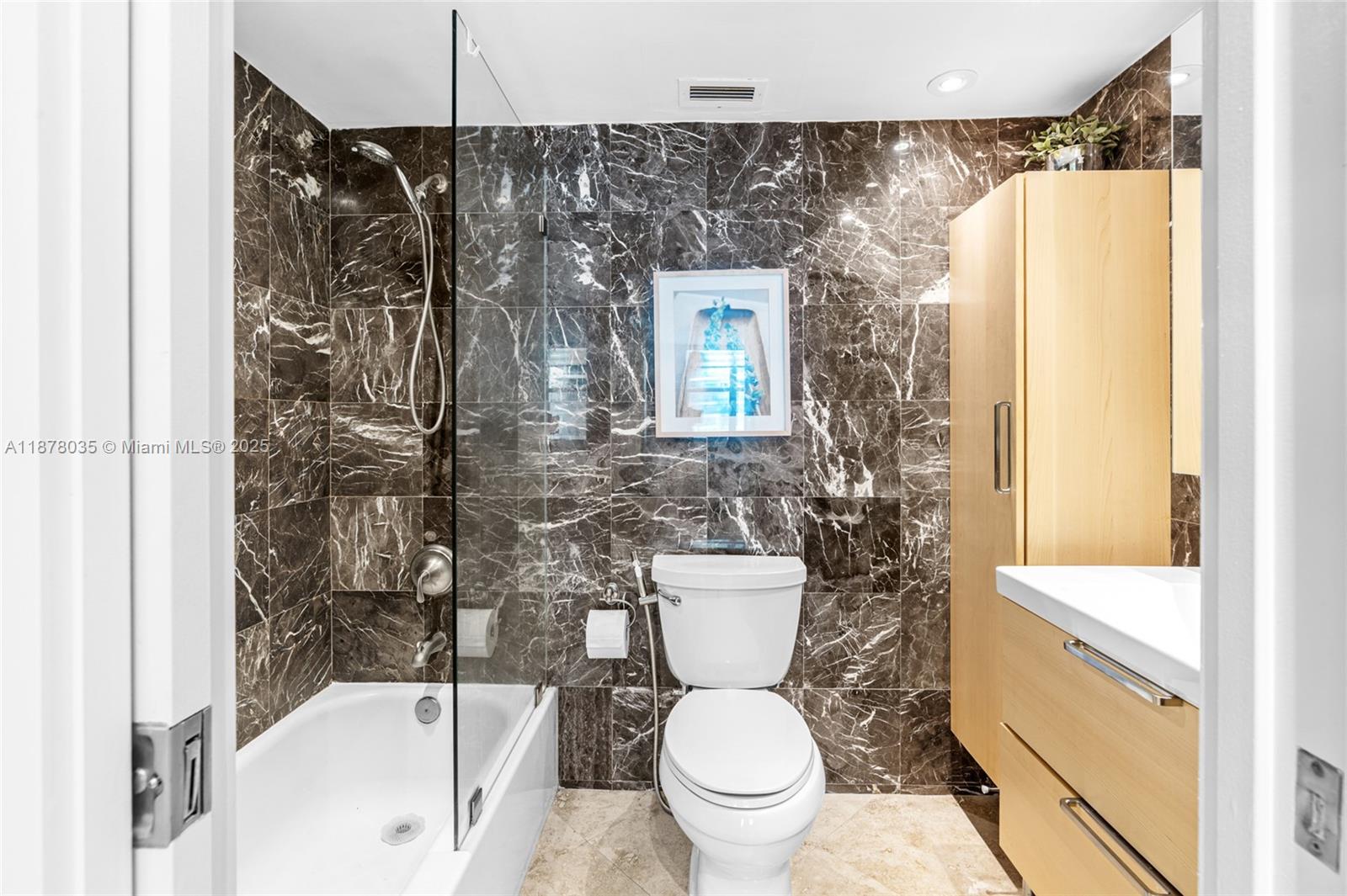 SEA AIR TOWERS CONDO - Residential