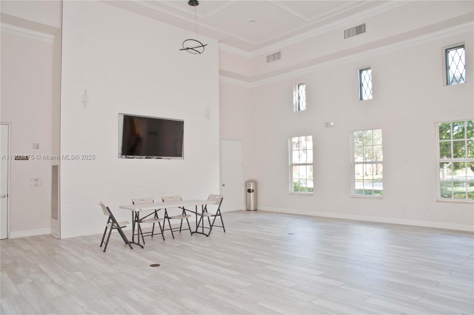 MEADOW PINES - Residential Lease