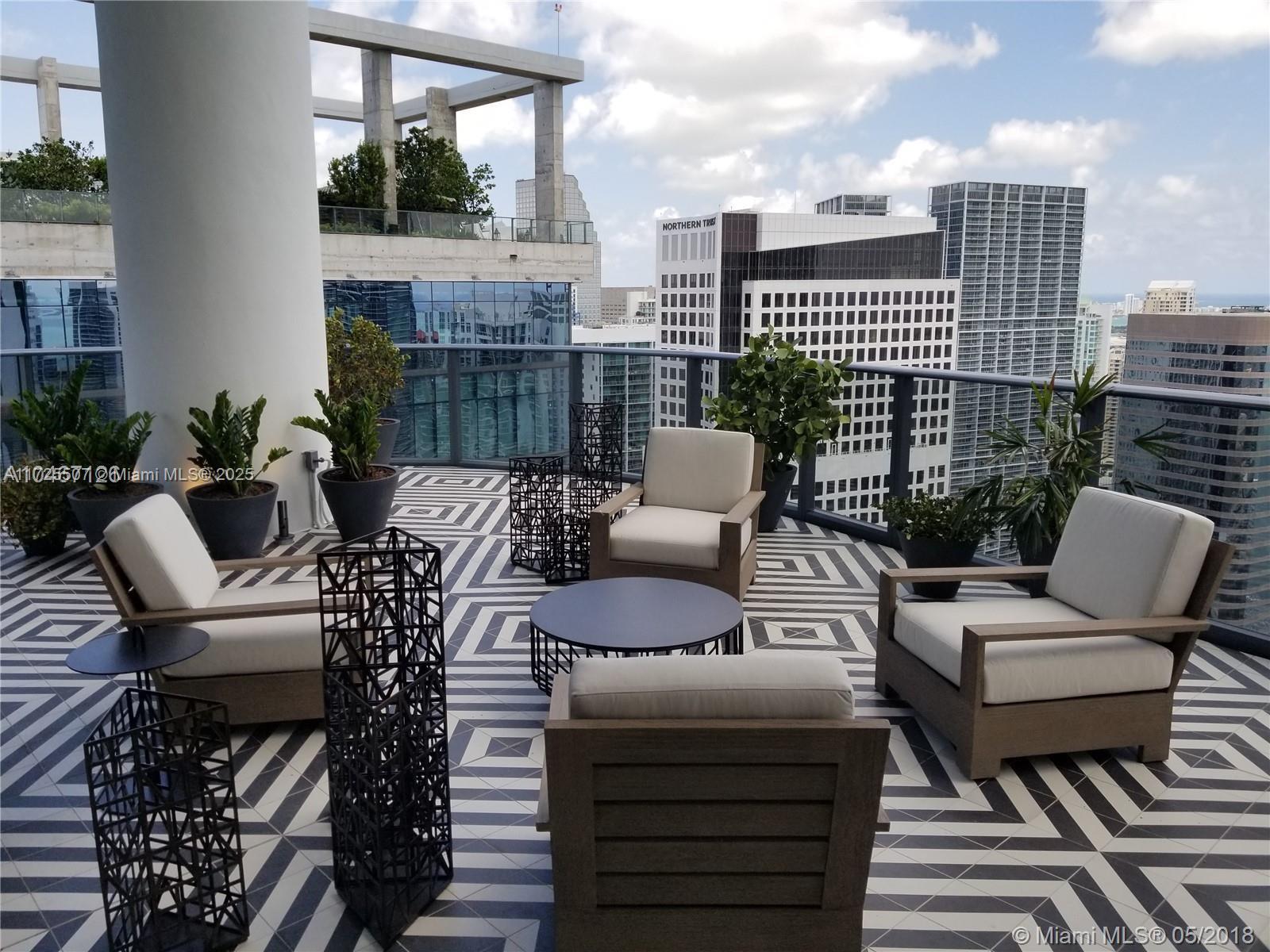 SLS LUX - Residential